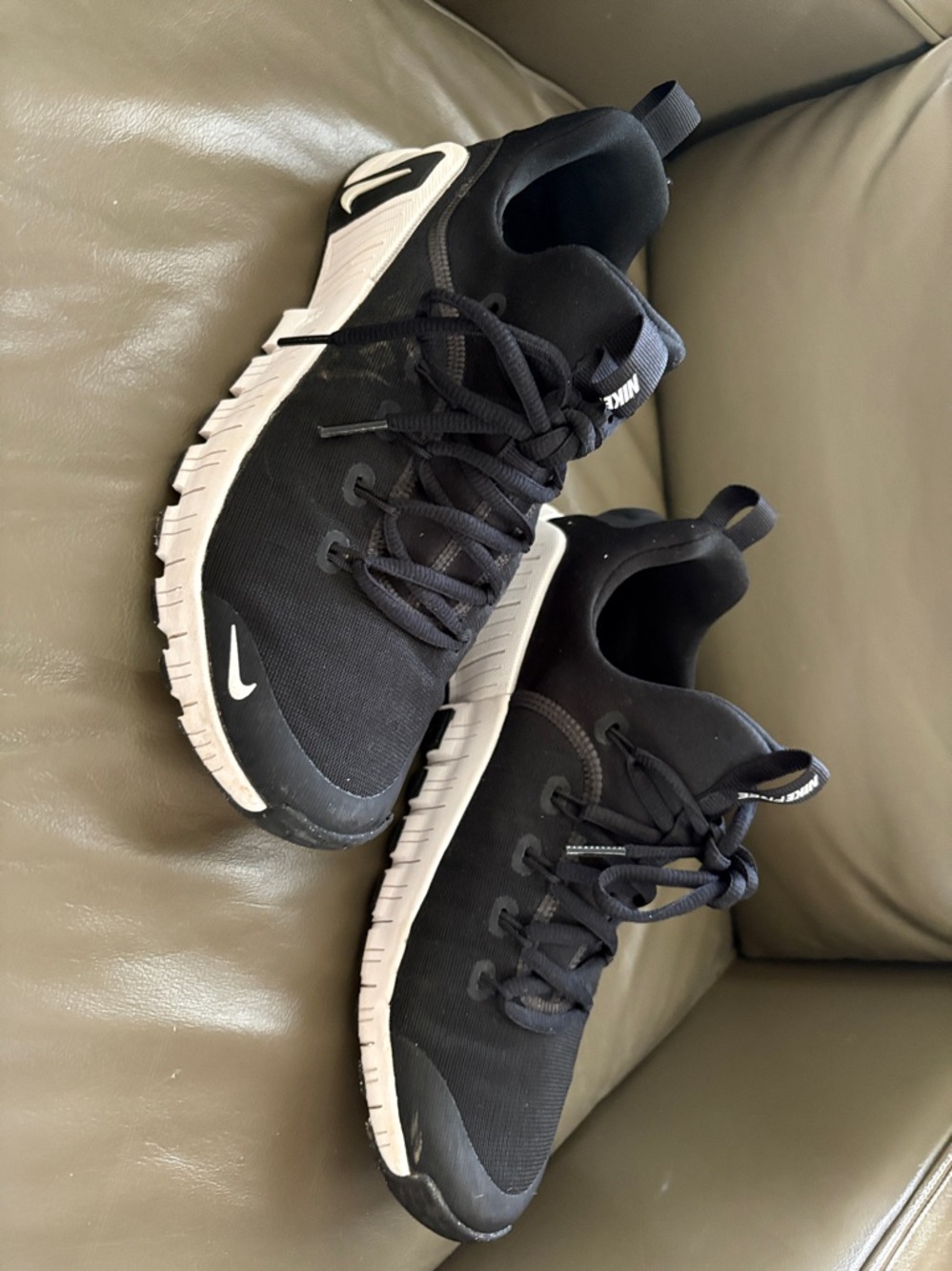 EUC - Nike Women’s Metcon 6 Black Lightweight Sneakers - Picture 2 of 10